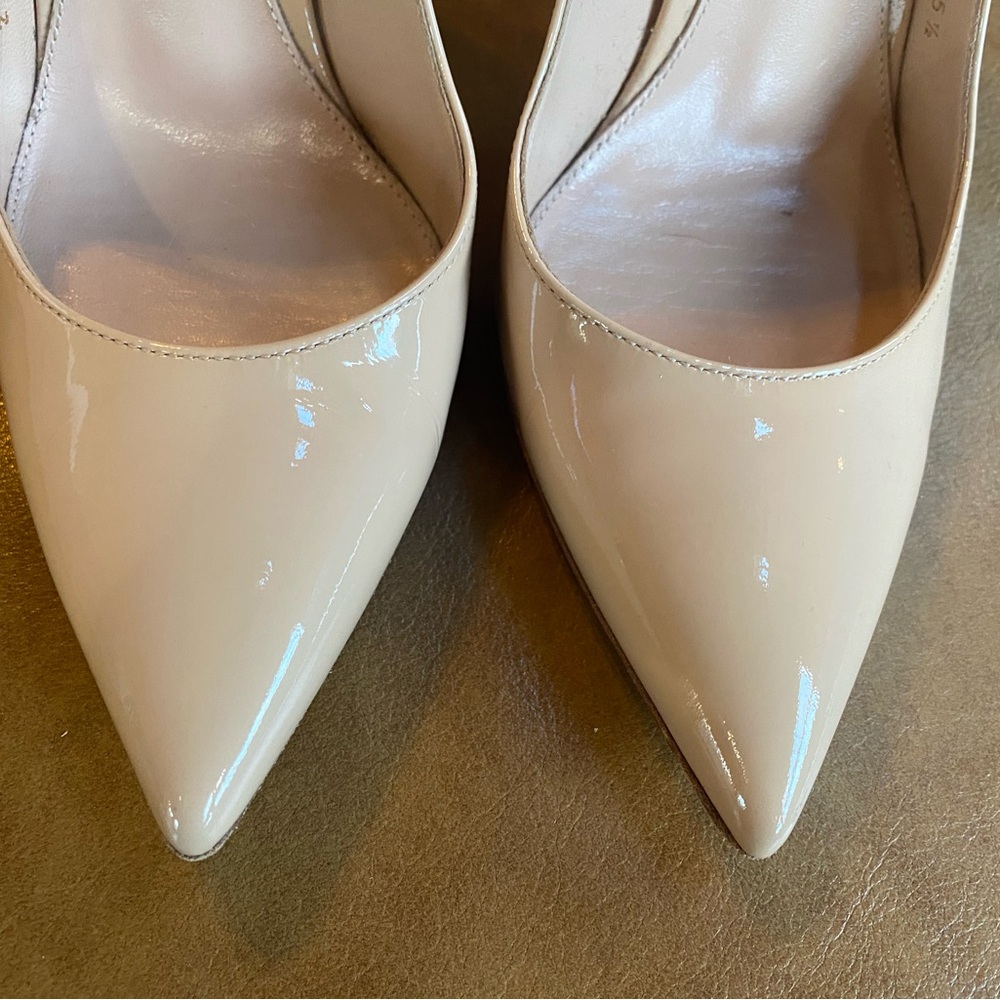 Gianvito Rossi
Vernice Nude Pumps / Heels - Picture 7 of 12